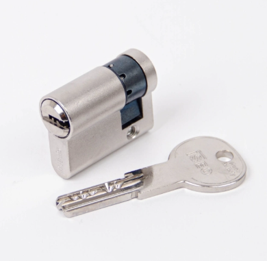 Iseo Halbzylinder Typ R 6 8809 mit Je 5 Wendeschlüsseln